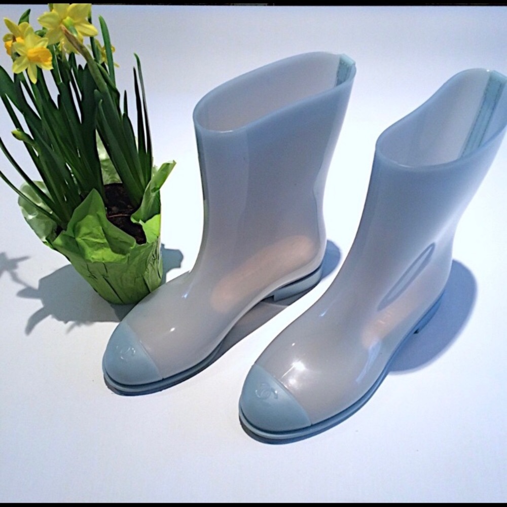 Chanel 💯 % Authentic Rain Boots Sz 38/US 8 - Picture 1 of 6